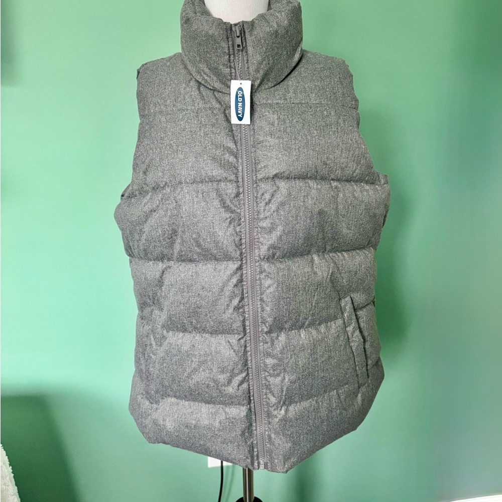 NWT Old Navy Heather Gray Puffer Vest - large
